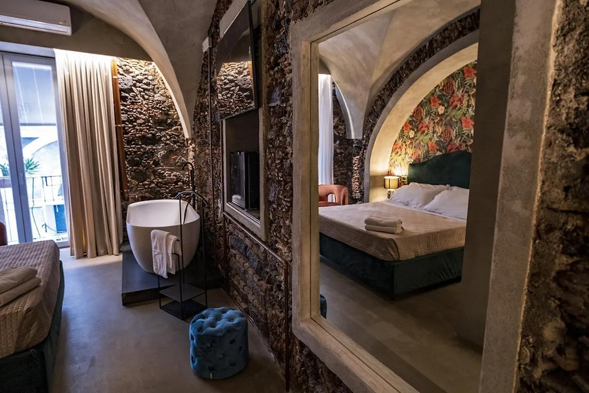 Charme Catania Central Suites Hotel