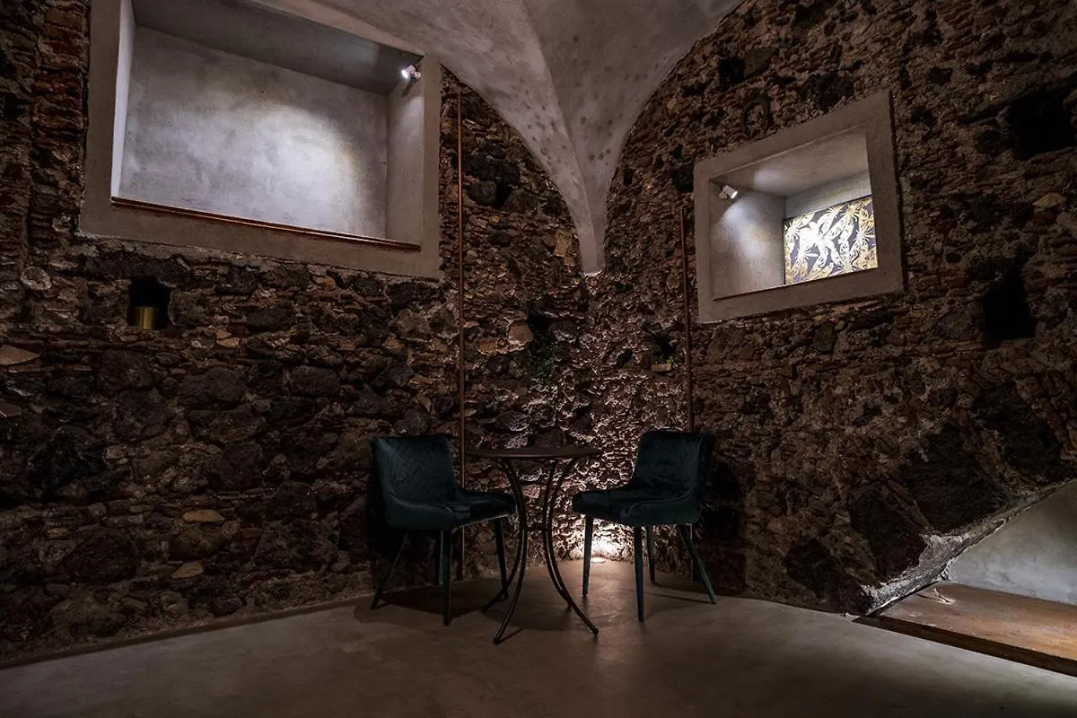 Charme Catania Central Suites Hotel